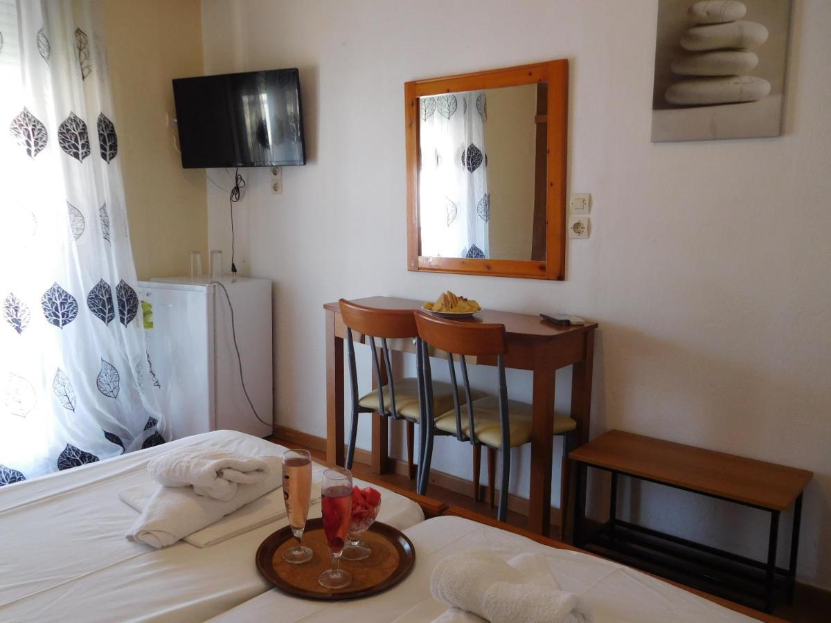 Efstratios Hotel Loutra Edipsou  Bagian luar foto
