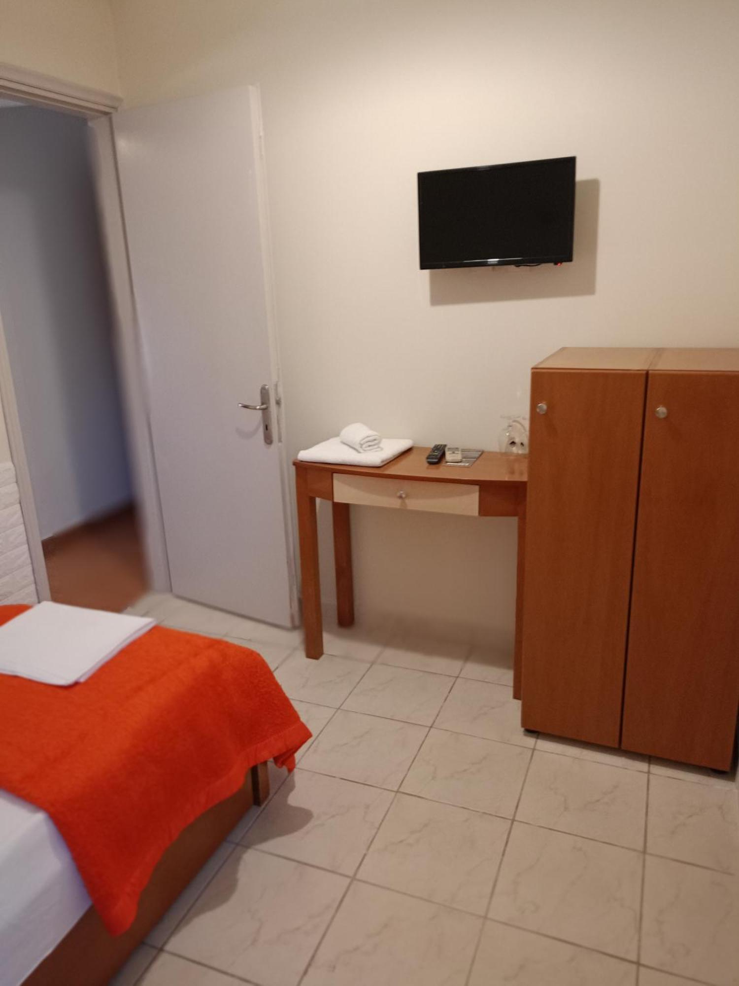 Efstratios Hotel Loutra Edipsou  Bagian luar foto