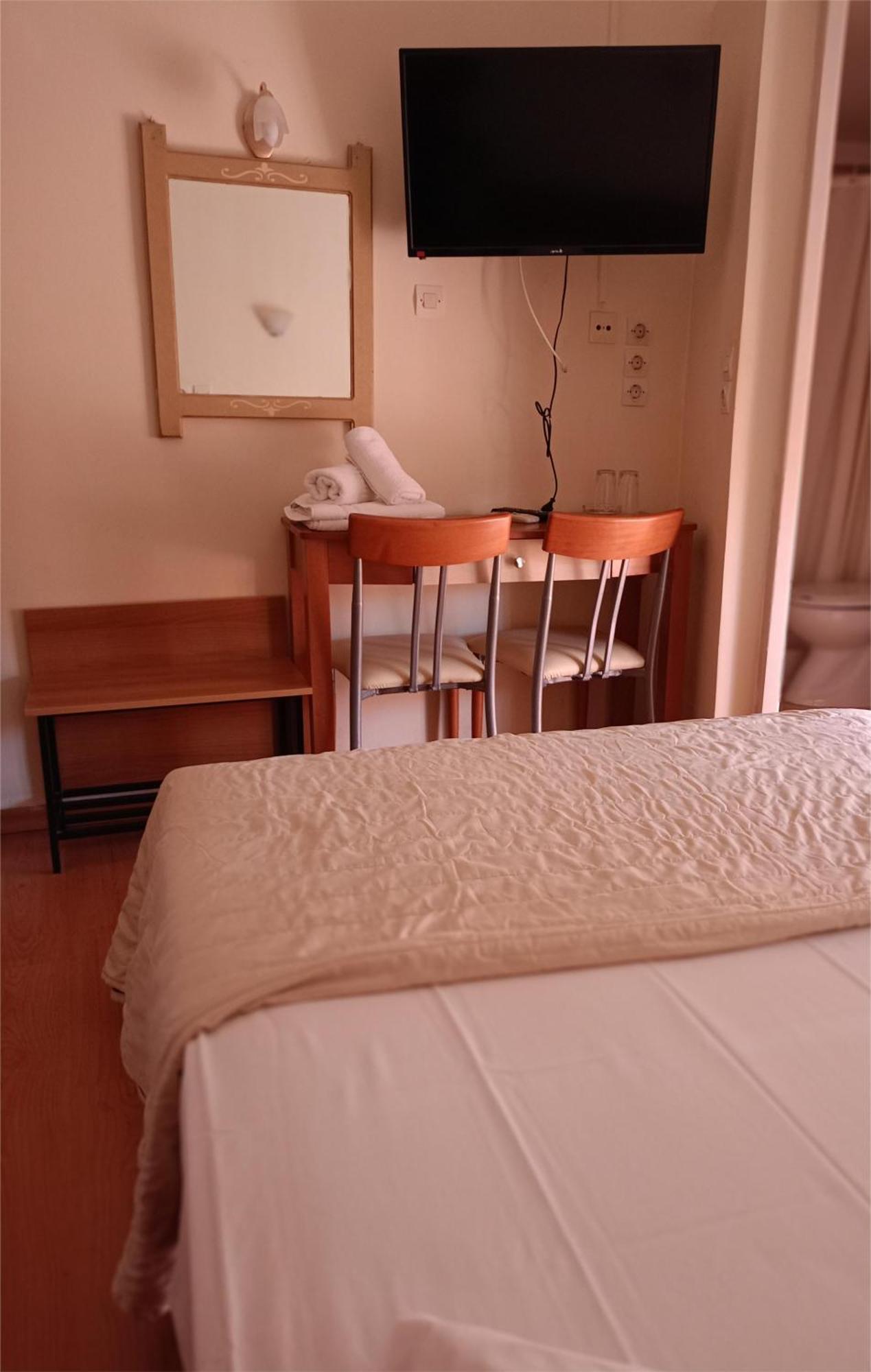 Efstratios Hotel Loutra Edipsou  Bagian luar foto